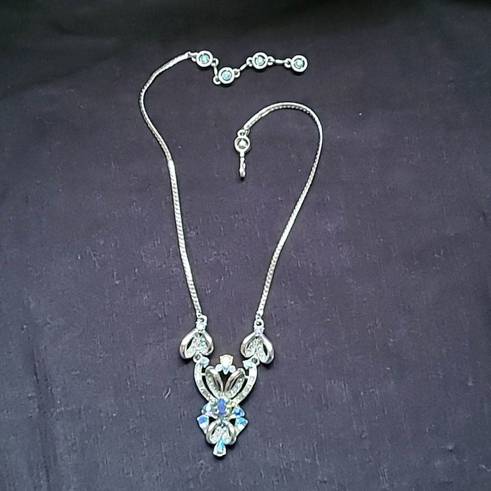 1952 Hollycraft Rhinestone Silvertone Necklace